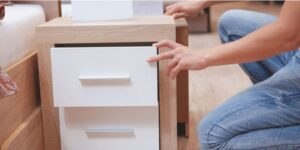 Blindando sua casa: Como escolher móveis que resistem à umidade e à maresia
